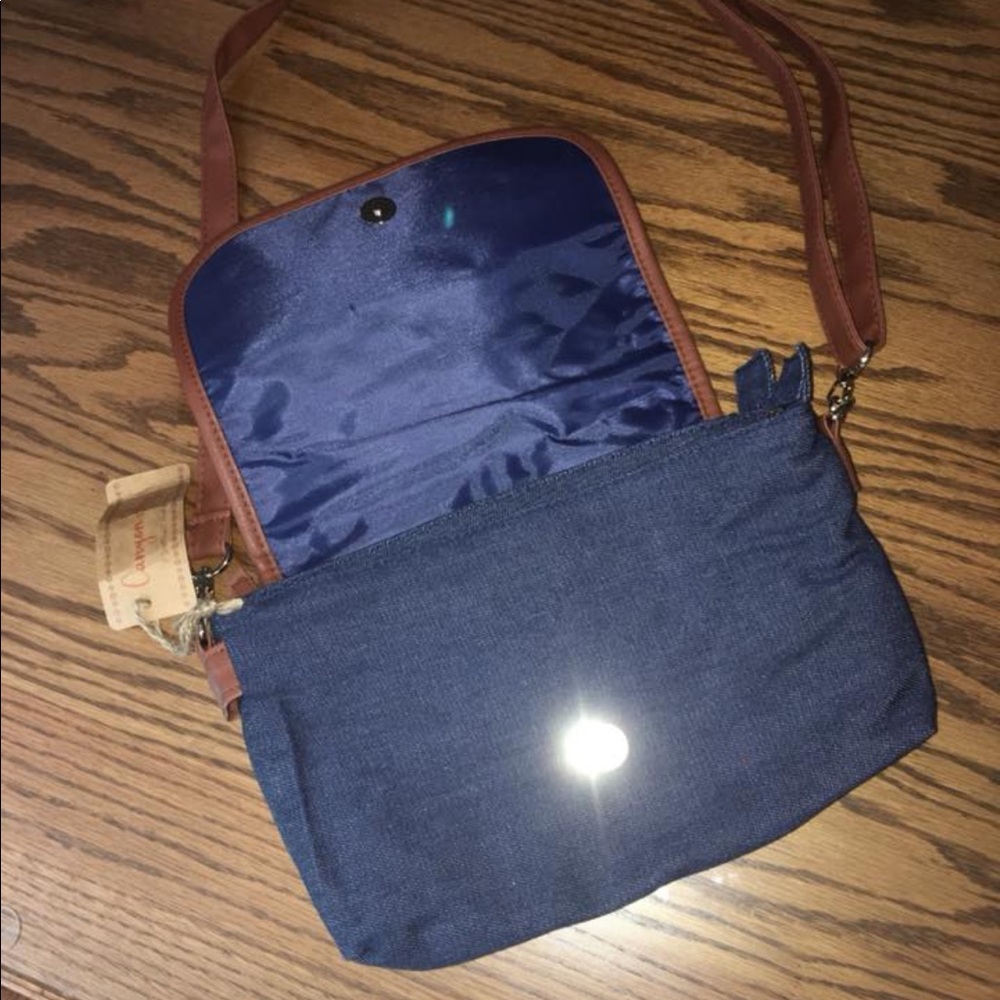 Purses - Picture 7 of 8